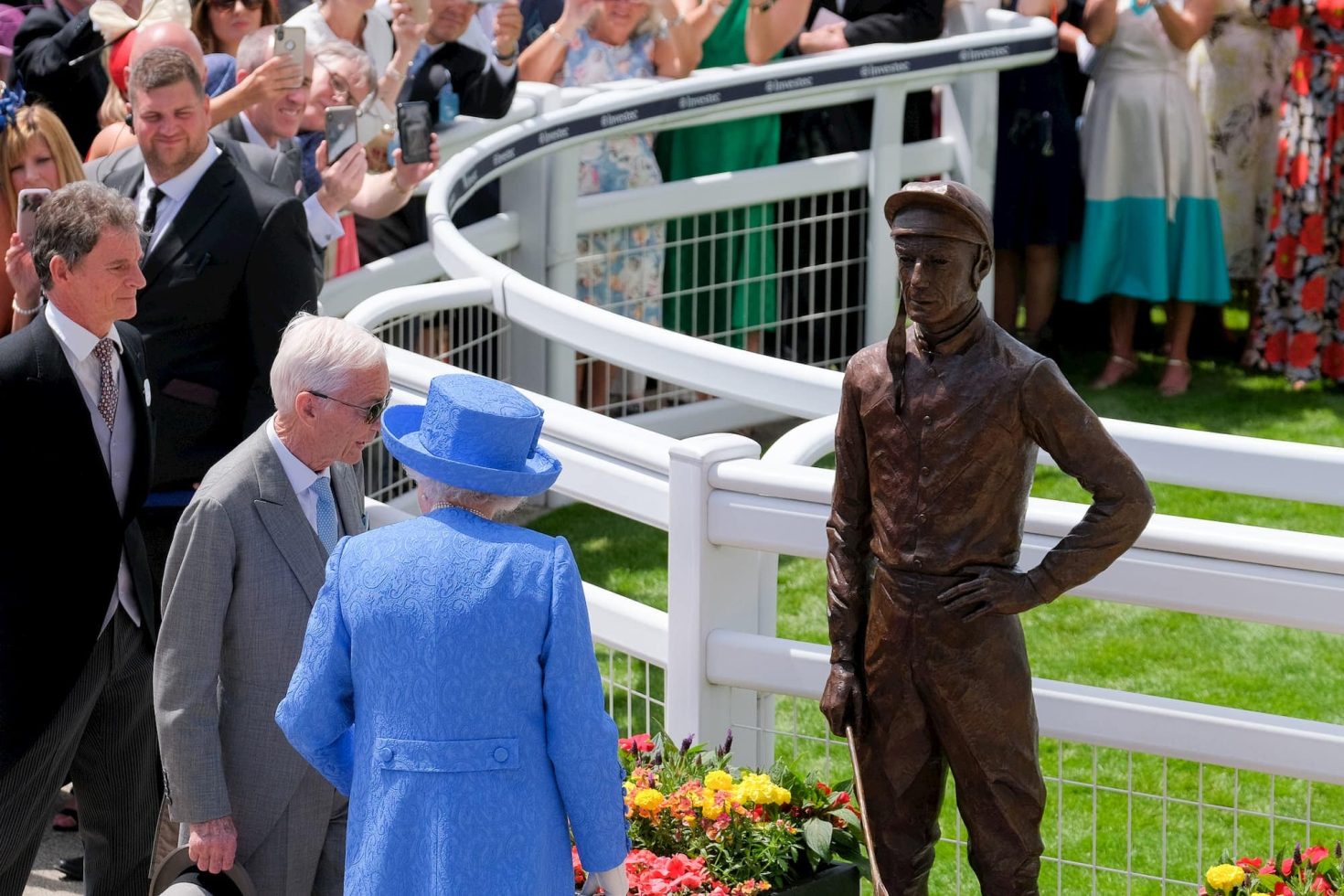 Elegant gallery website for a bronze portrait sculptor in Somerset