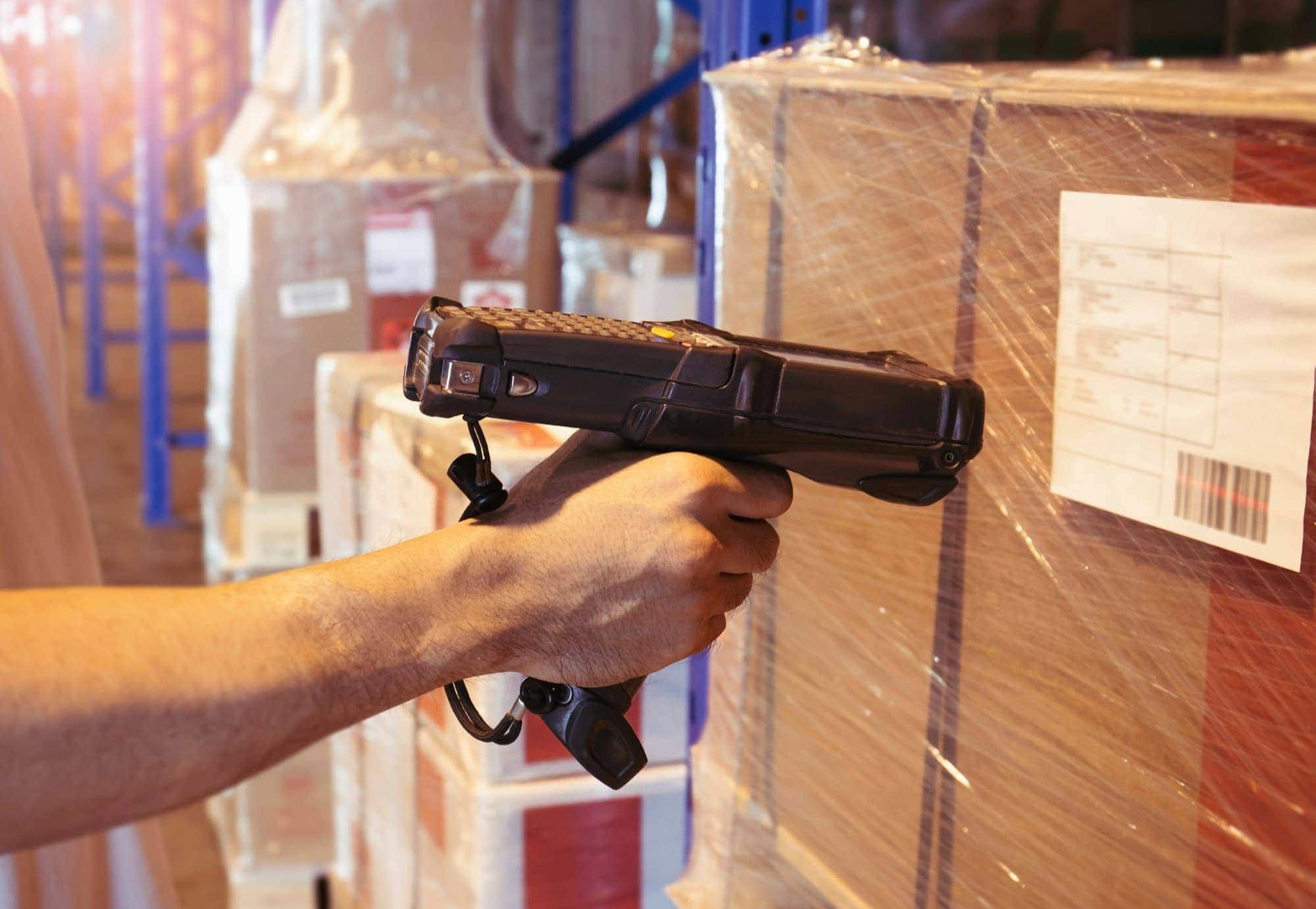 Warehouse scanner scanning box label